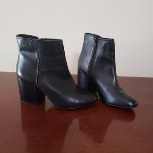 Aldo Black Leather Boots Block Heel Almond Toe Ankle Booties Size 6.5 Womens